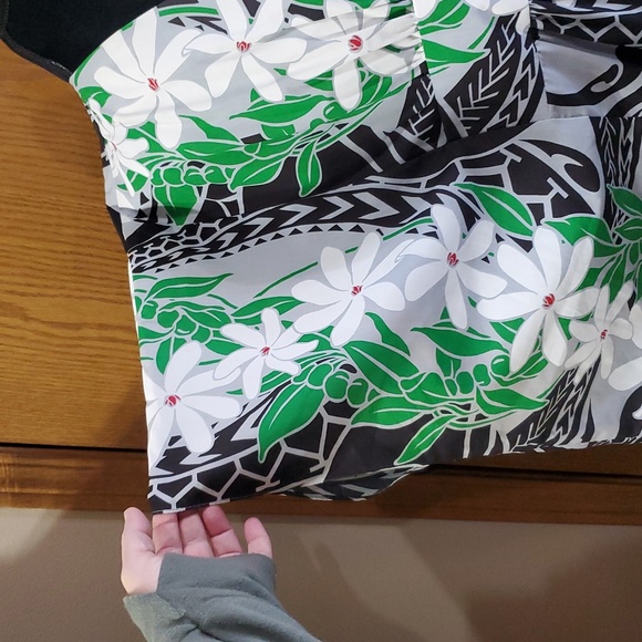 Tropical Eve Hawaii green white black Tropical floral kaftan - Picture 4 of 9